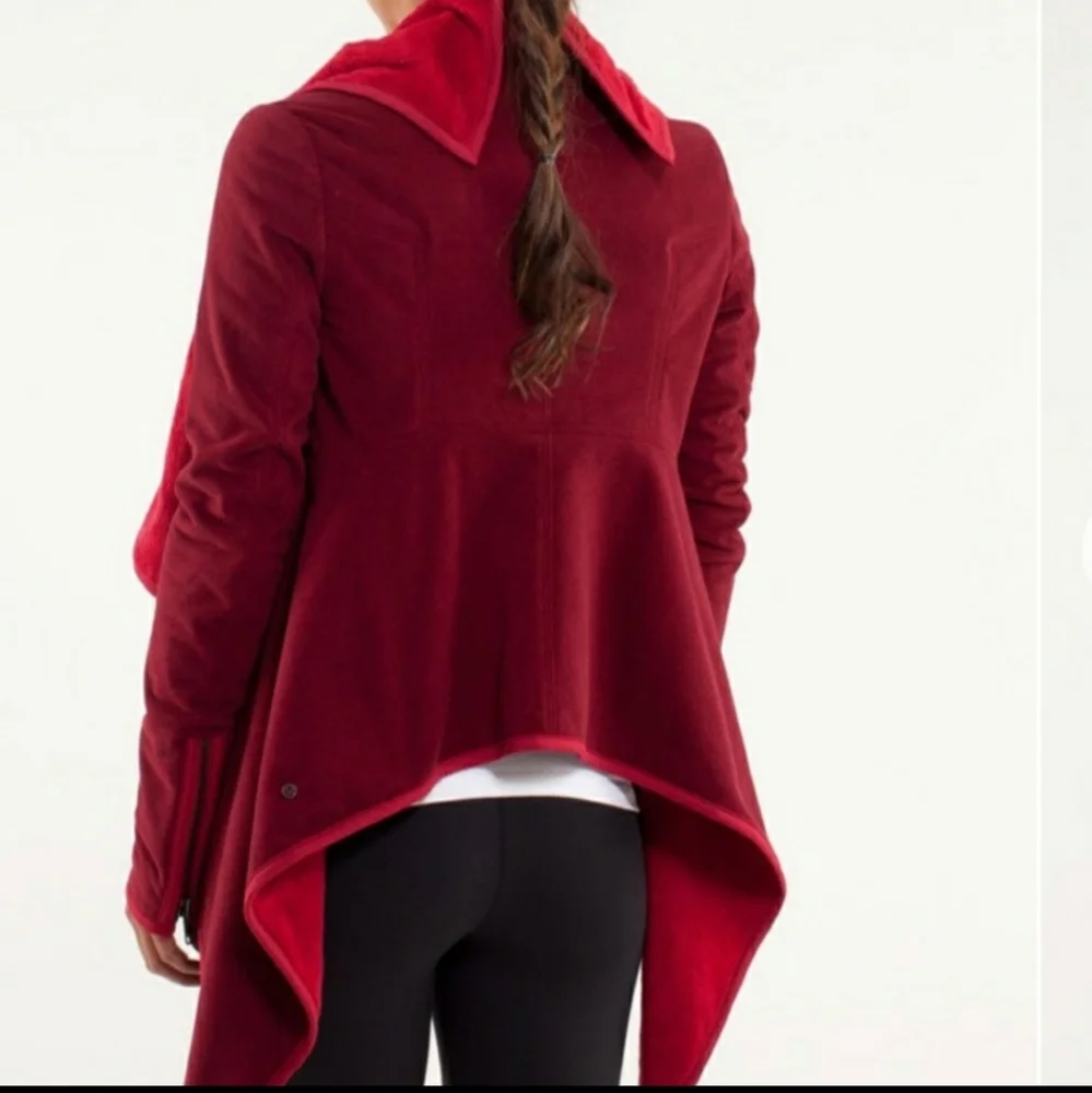 Lululemon Presence of Mind Red Fleece Wrap size 6 NWT